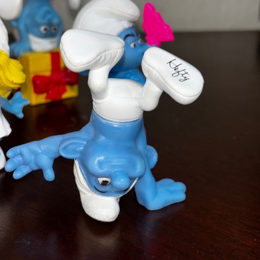 Vintage Smurfs PVC Figures Lot of 7 Smurfette Hefty Greedy Jokey Toy Collectible - Picture 4 of 13